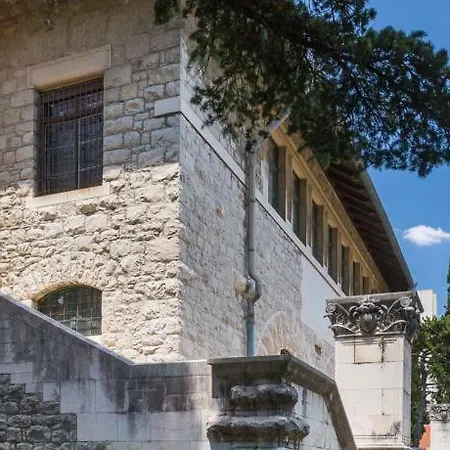 Arbol Διαμέρισμα *